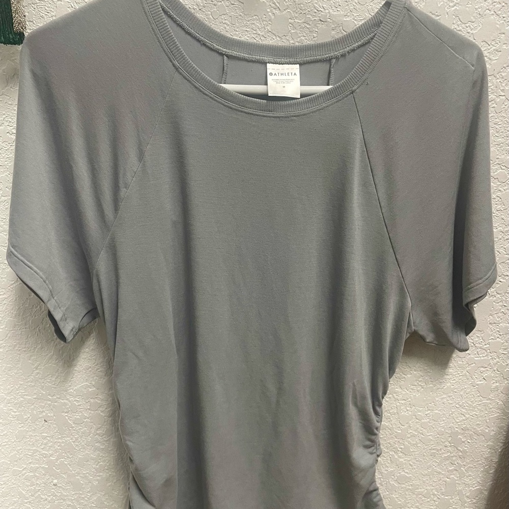 Athleta gray side roushed tshirt